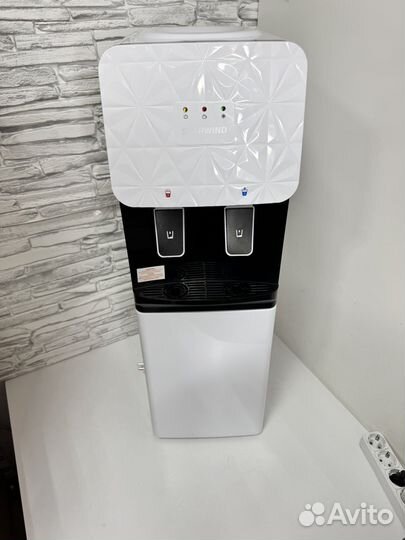 Кулер для воды StarWind SW-1003EW напольный новый