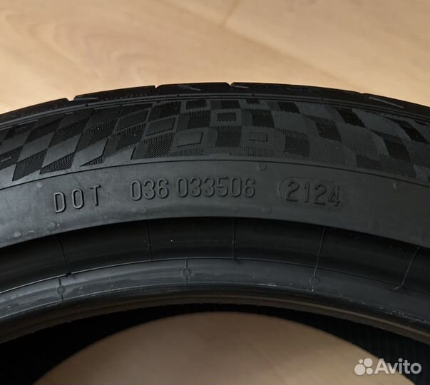 Continental MaxContact MC6 235/45 R18 98V