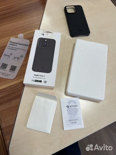 Чехол на iPhone 14 pro pitaka