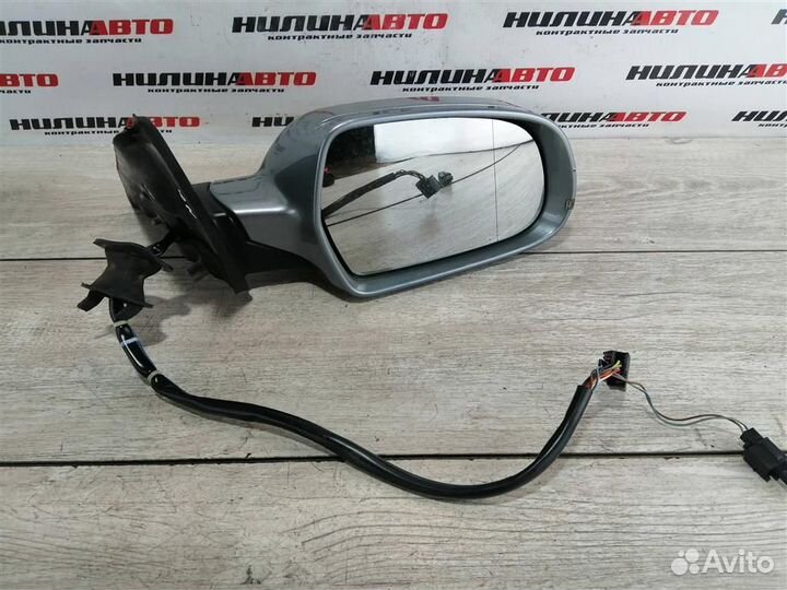 Зеркало правое Ауди А4 Б8