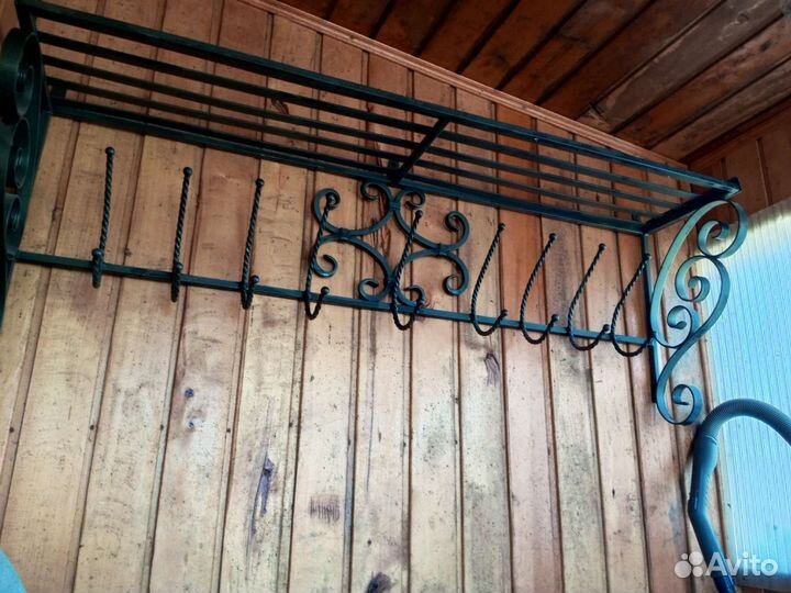 Вешалка с полкой для головных уборов