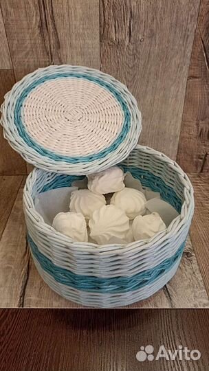 Шкатулка плетёная