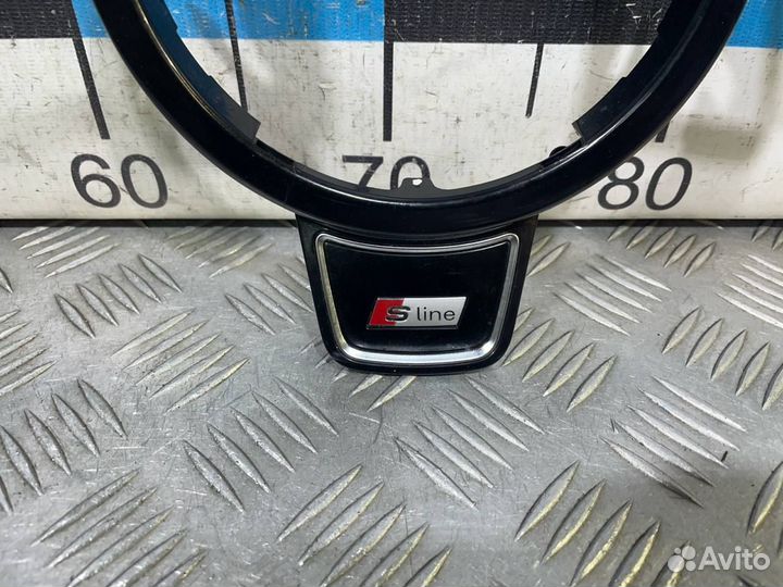 Б/У Накладка декоративная на руль Audi A8#002