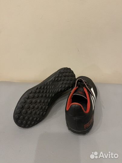 Футбольные шиповки (бутсы) adidas predator