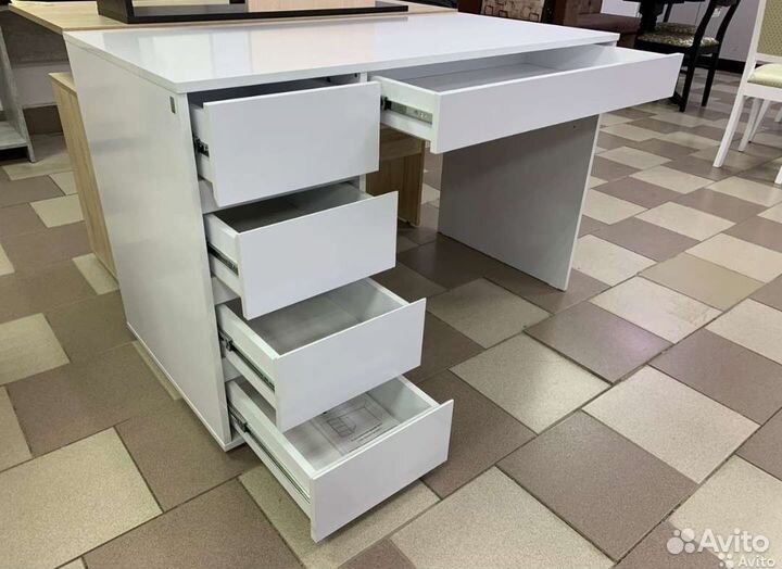 Компьютерный стол 13(белый глянец)