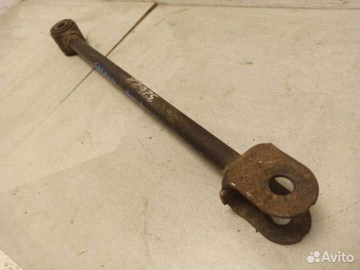 Тяга задняя продольная