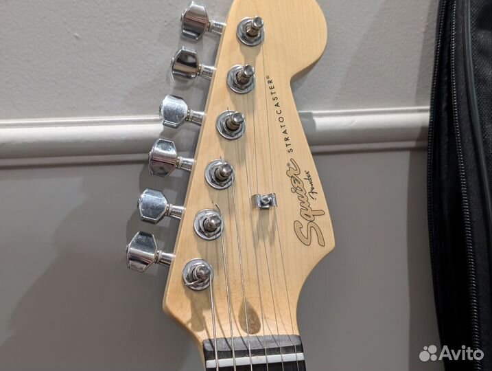 Электрогитара fender squier stratocaster
