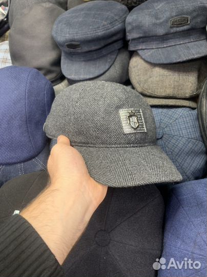 Полукласика,бомбящие кепки,стильные,цены разные