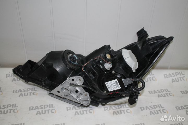 Фара правая Nissan Teana L33 ксенон