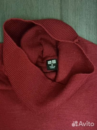 Красная водолазка Uniqlo M