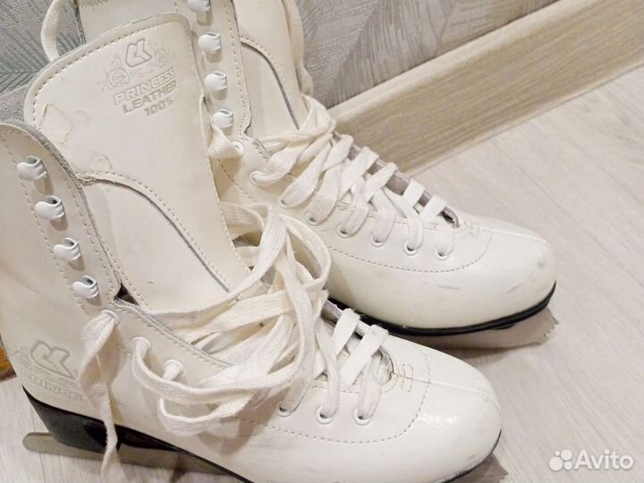 Коньки фигурные для девочки