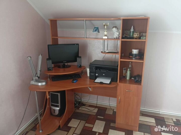 Компьютерный стол