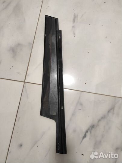 Накладка двери передней левой для Mercedes Benz W2