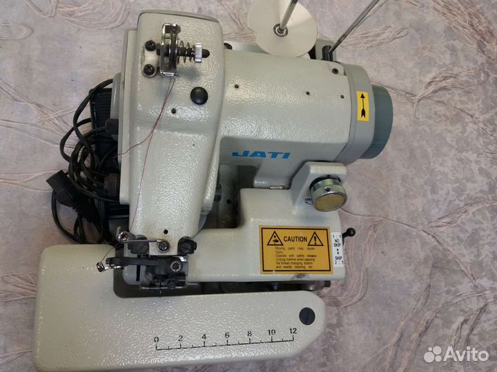 Швейная машина подшивочная