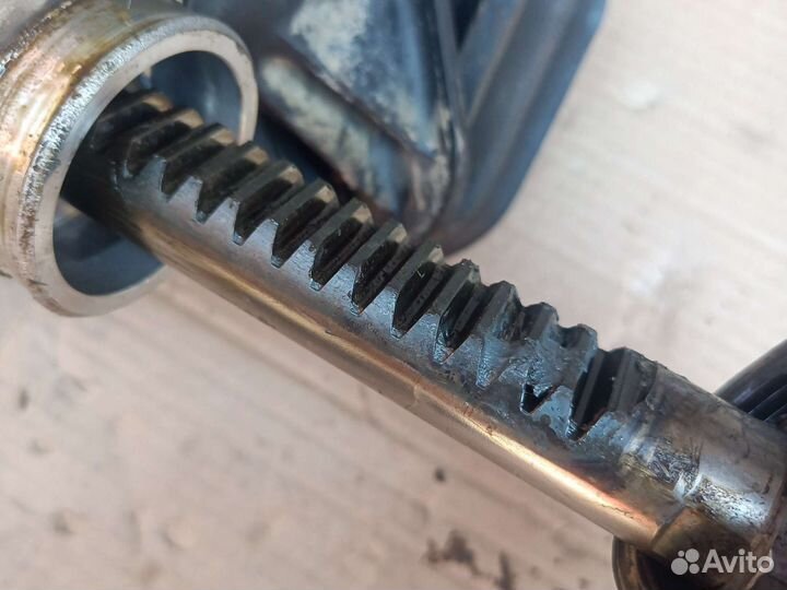 Рулевая рейка на Nissan Tiida HR16