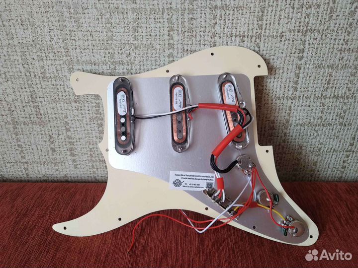 Пикгард SSS Alnico V