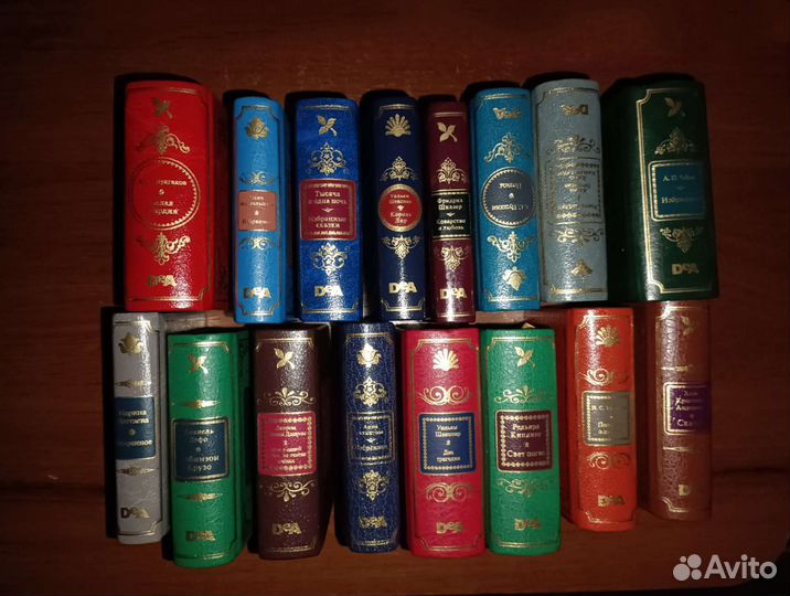 Деагостини миниатюрные книги