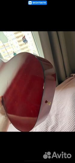 Акустическая гитара