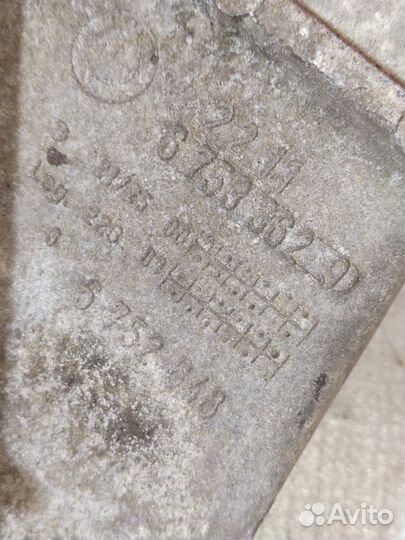 Кронштейн двигателя правый bmw 5 e39