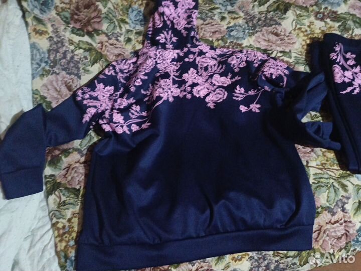 Спортивный костюм женский