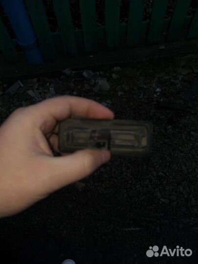 Продам кнопку открывания багажника шкода а 7