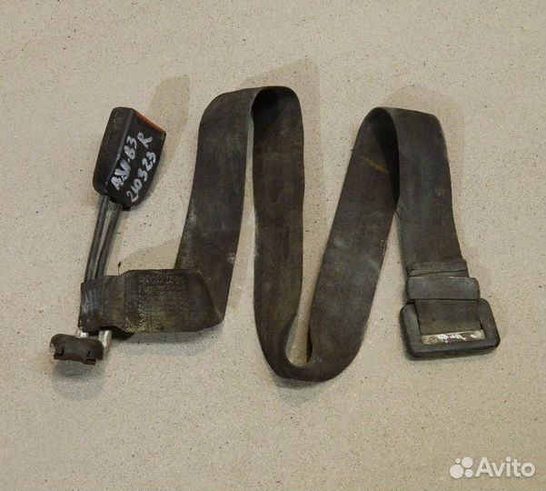 Ремень безопасности задний центральный Audi 80 B3