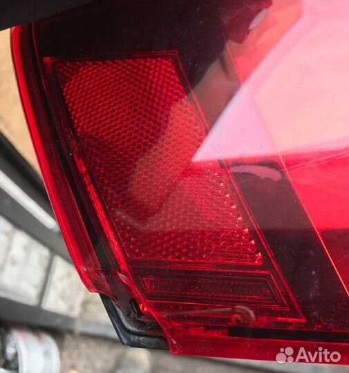 Фонарь диодный левый на Фольксваген Джетта 6