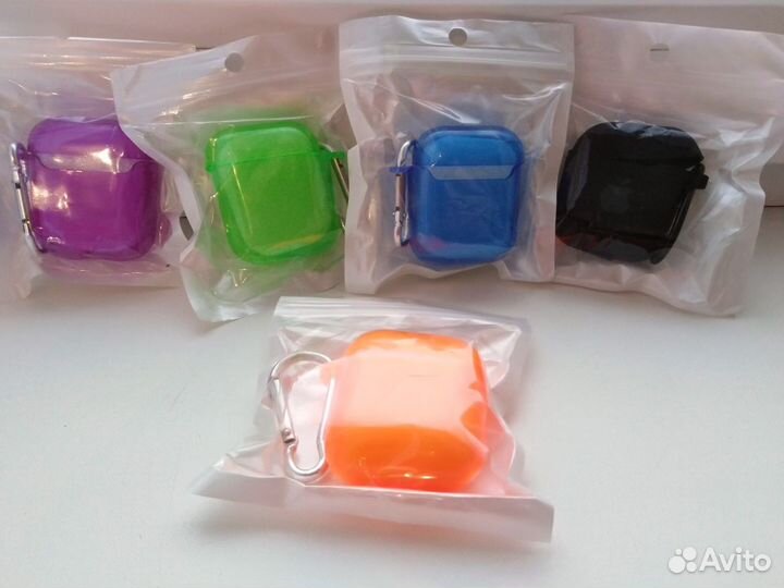 Чехол для наушников AirPods 2 с карабином