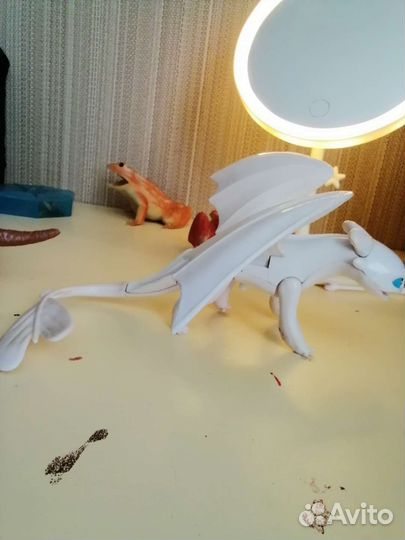 Игрушка белая фурия из мультфильма