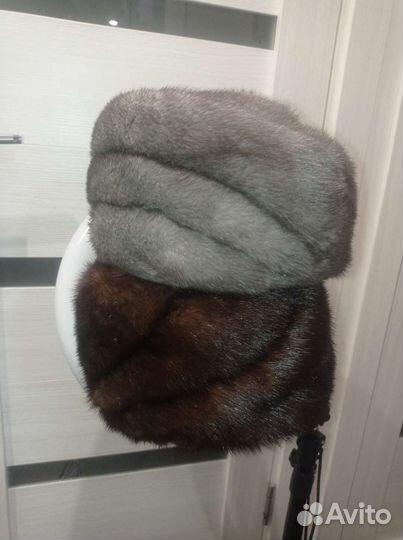 Женские меховые шапки