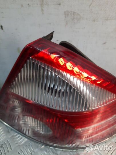 Фонарь задний правый Ford Mondeo хэтчбэк 5 дв. 2.0