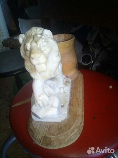 Карандашница каменный лев