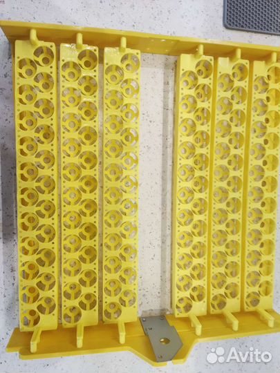 Автоматический лоток для инкубатора