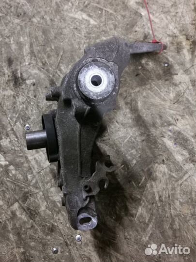 Кулак задний правый Audi A4 8K 2007-2015