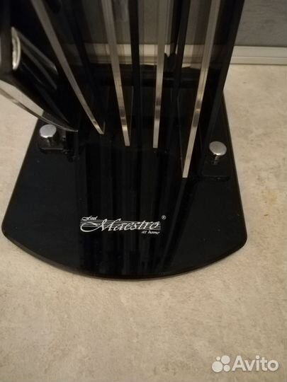 Набор кухонных ножей с подставкой