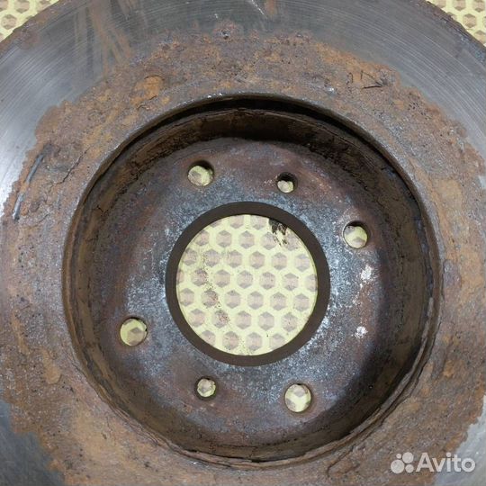 Тормозной диск передний Nissan Almera N16E QG15DE