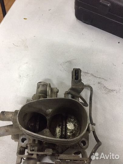 Дроссельная заслонка на Ауди 80/90/100 893, 89Q, 8