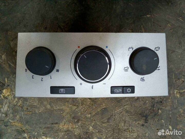 Блок управления отопителем Opel Astra H 1.8 2008