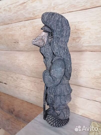 Домовой ручной работы из дерева