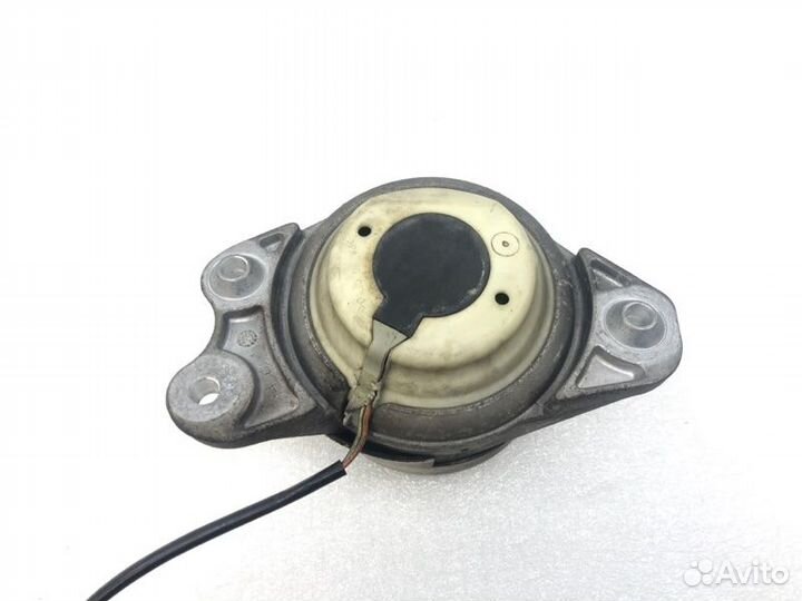 Опора двигателя передняя правая Mercedes-Benz Glc