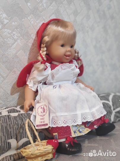 Кукла испанская Nines «Красная Шапочка»