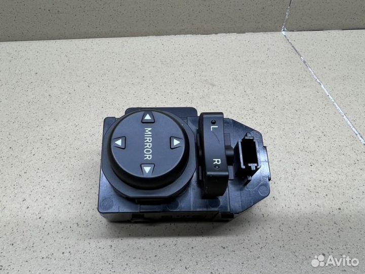 Переключатель регулировки зеркал Hyundai Solaris