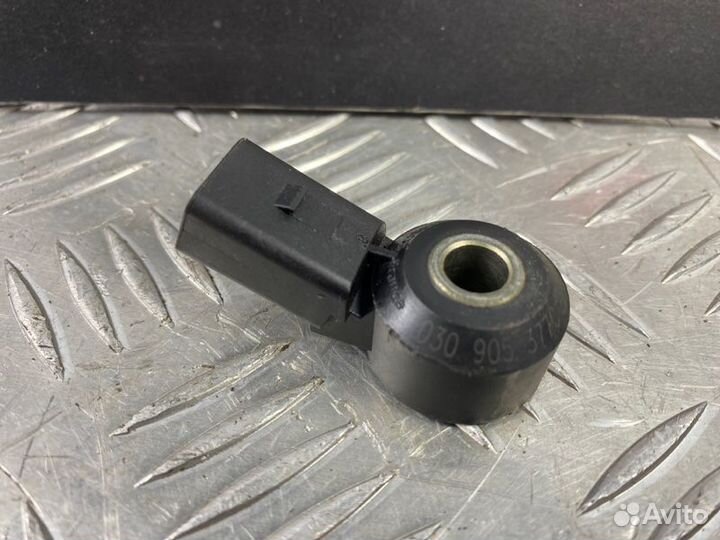 Датчик детонации Volkswagen Golf MK6 caxa TSI 2011