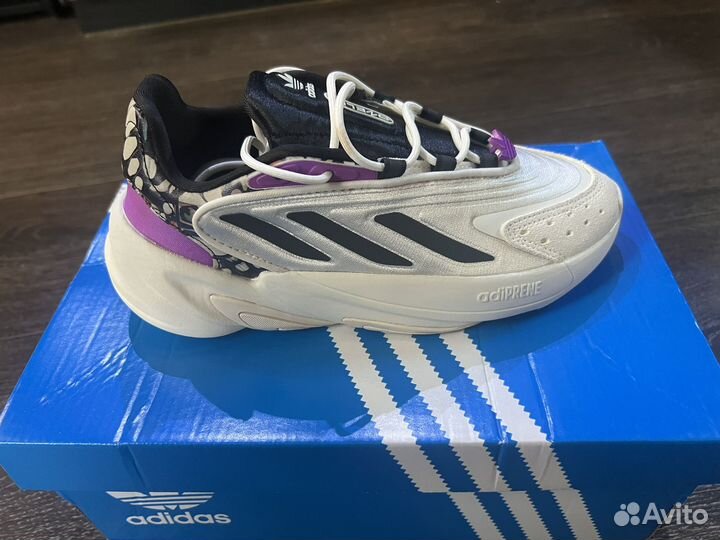 Кроссовки женские adidas Izellia