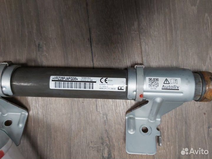 Шторка безопасности правая Mitsubishi Outlander