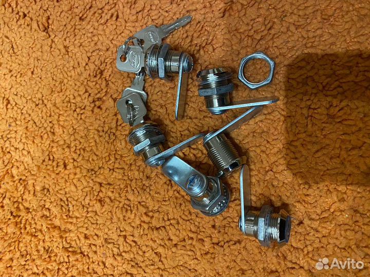 Замок почтовый и сейф