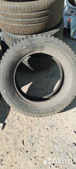 Hankook Winter I'Pike 215/65 R16