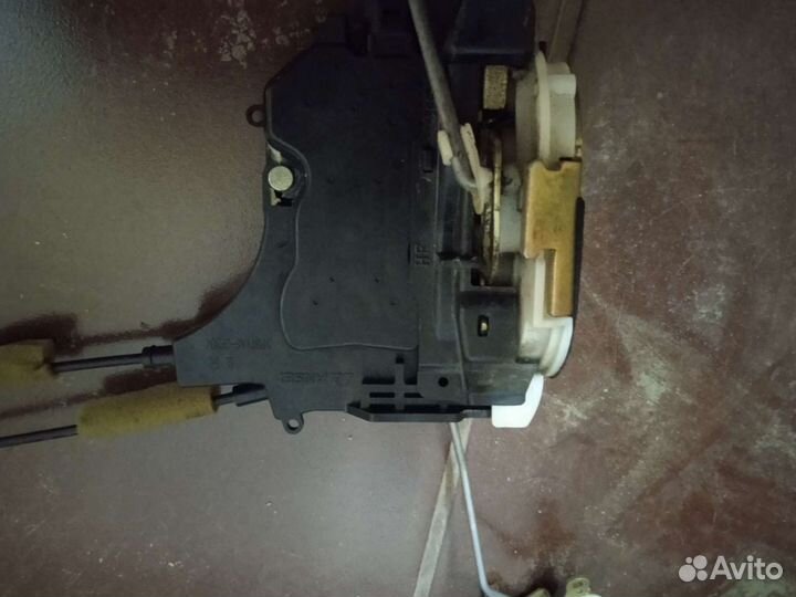 Замок двери с ручкой