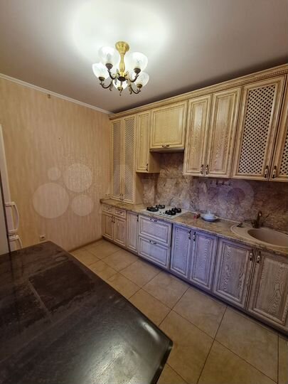 2-к. квартира, 52 м², 1/2 эт.