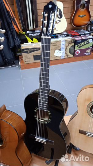 Классическая гитара 4/4 Yamaha C40 в Ассортименте